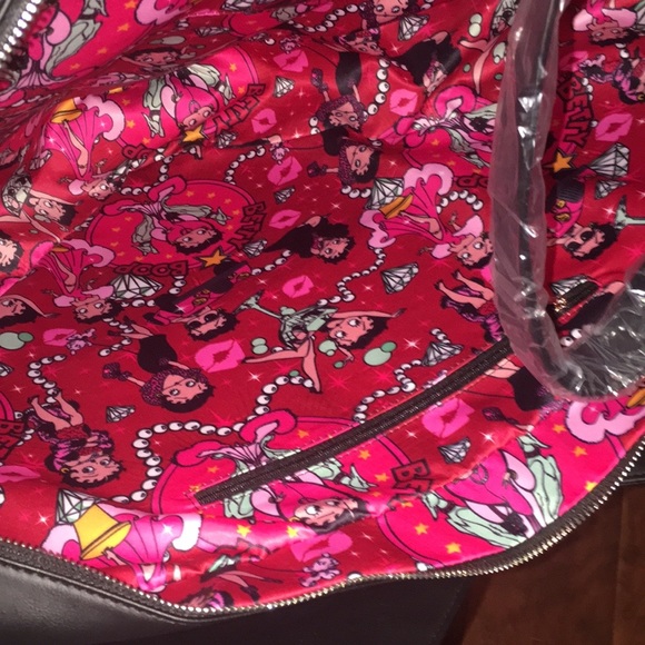 Mega Size Betty Boop Heart shaped Purse - Picture 3 of 5